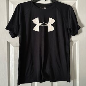 Under Armour short sleeve loose fit heat gear shirt